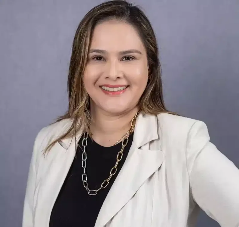 Dra. Andrea Lorena Stravogiannis, psicóloga e neuropsicóloga parceira.